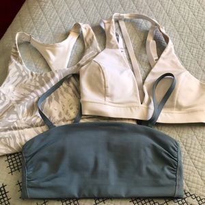 Selling 3 sport bras 6 dollars for all